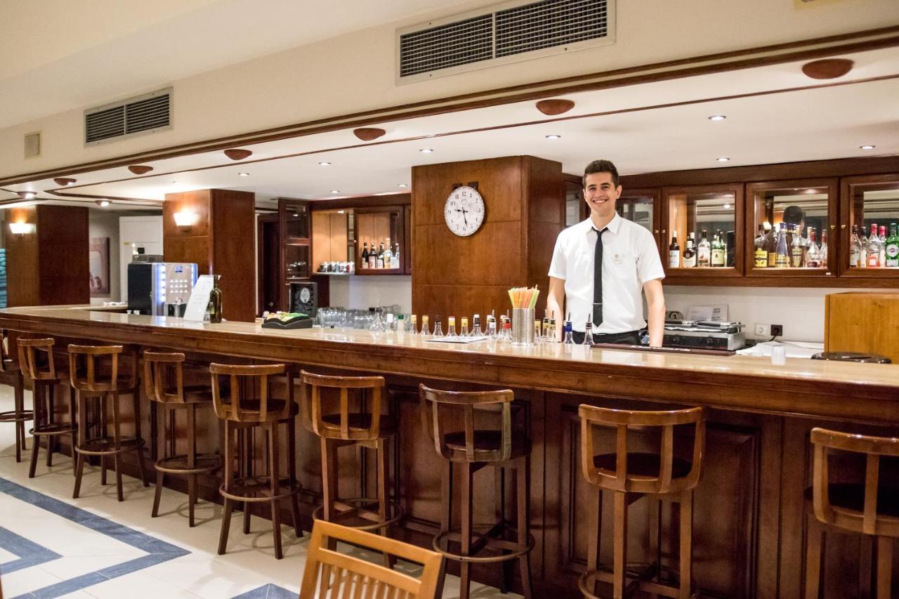 Manousos Hotel