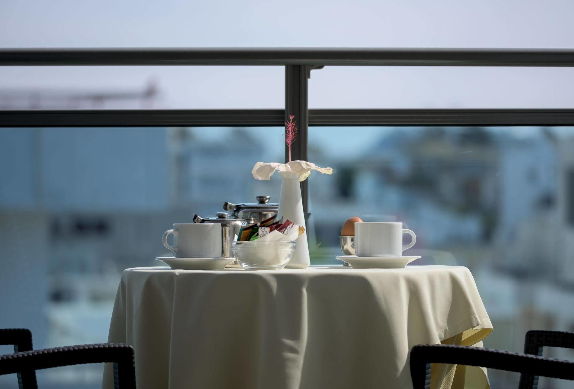 Manousos 3* Rhodes City